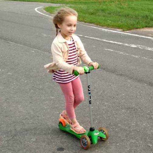 Самокат Mini Micro Green Самокат Mini Micro Green